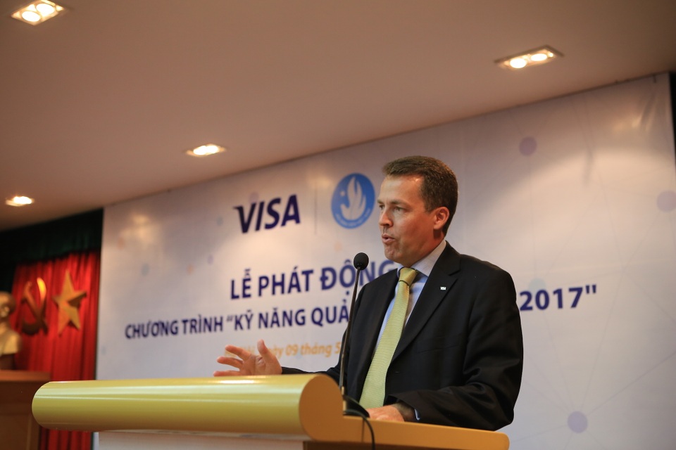 Tại sao giới trẻ Việt cần học kỹ năng quản lý tài chính? - 1 Ông Sean Preston, Giám đốc Visa tại Việt Nam – Lào – Campuchia khẳng định kiến thức quản lý tài chính, kỹ năng lập ngân sách chi tiêu tiết kiệm là một vấn đề rất quan trọng đặc biệt trong một xã hội ngày càng phát triển.
