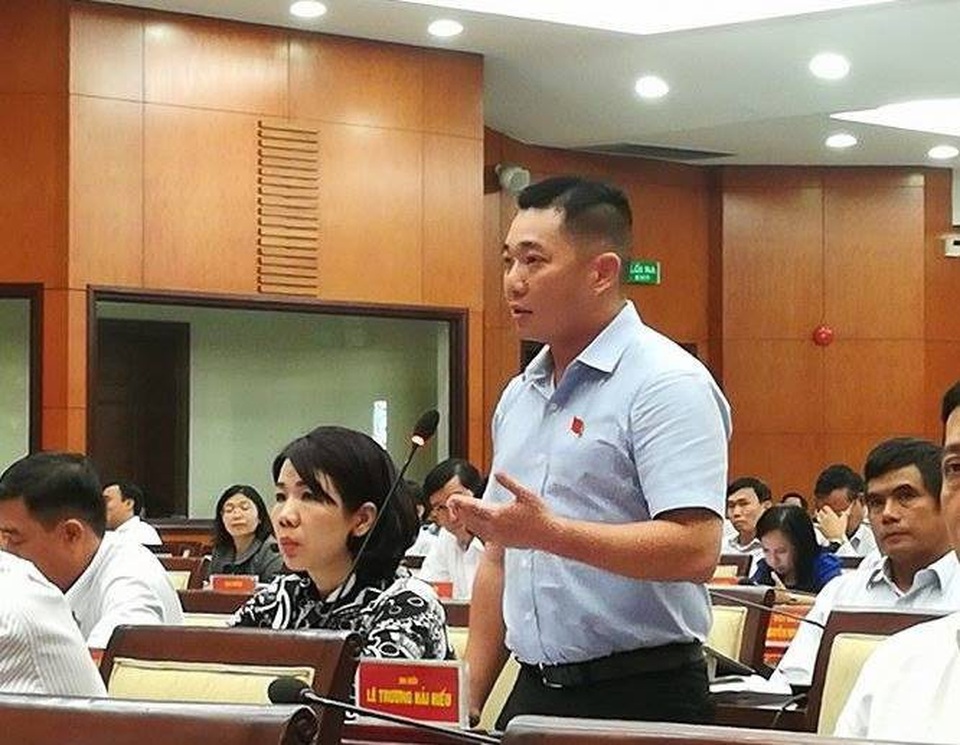 Chủ tịch HĐND TPHCM: “Cơ quan chính quyền rải khắp mà để trẻ bị bạo hành dã man” - 3 Ông Lê Trương Hải Hiếu, Chủ tịch UBND Q.12 - nơi xảy ra vụ bạo hành ở cơ sở Mầm Xanh gây chống động - trả lời chất vấn