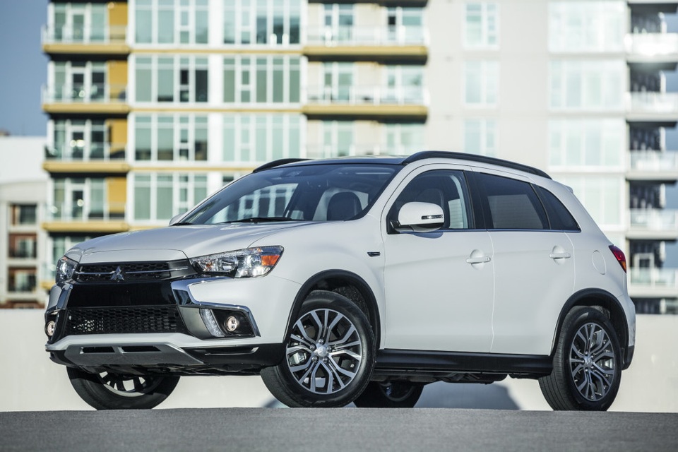 Mitsubishi giới thiệu Outlander Sport 2018 - 7 Mitsubishi giới thiệu Outlander Sport 2018 - 7
