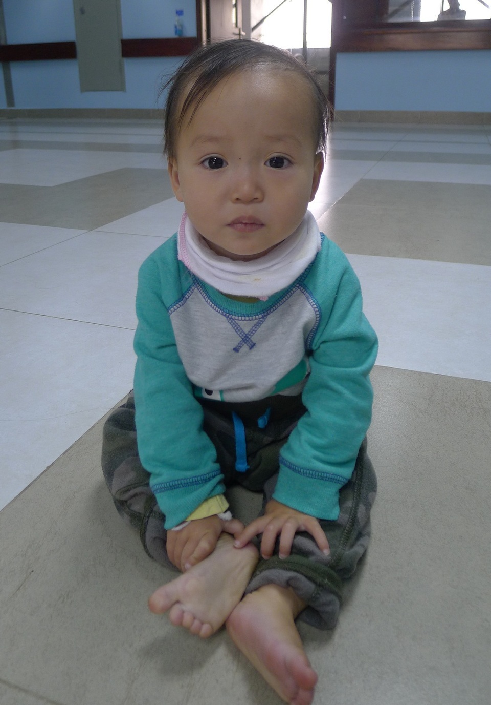 Sau ca phẫu thuật, chiều ngày 10/3 bé Lý Triệu Hồng Sơn được xuất viện về nhà.