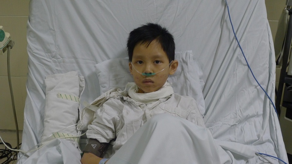 Cháu bé Nguyễn Thành Đạt ghép tim đã cai được máy thở - 1 Sau ca mổ ghép tim, đến nay tình hình sức khỏe của bé Đạt đã khá hơn nhiều.
