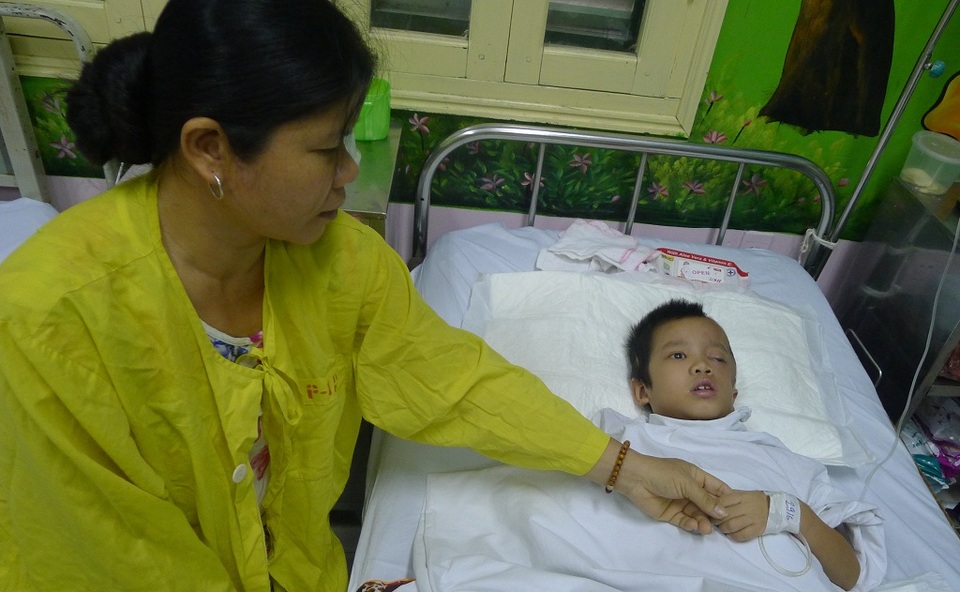 Gần 48 triệu đồng tiếp tục đến với bé Cao Ngọc Hoàn - 3 Bố mẹ của em vô cùng xúc động trước tấm lòng của bạn đọc Dân trí dành cho em trong suốt thời gian qua.