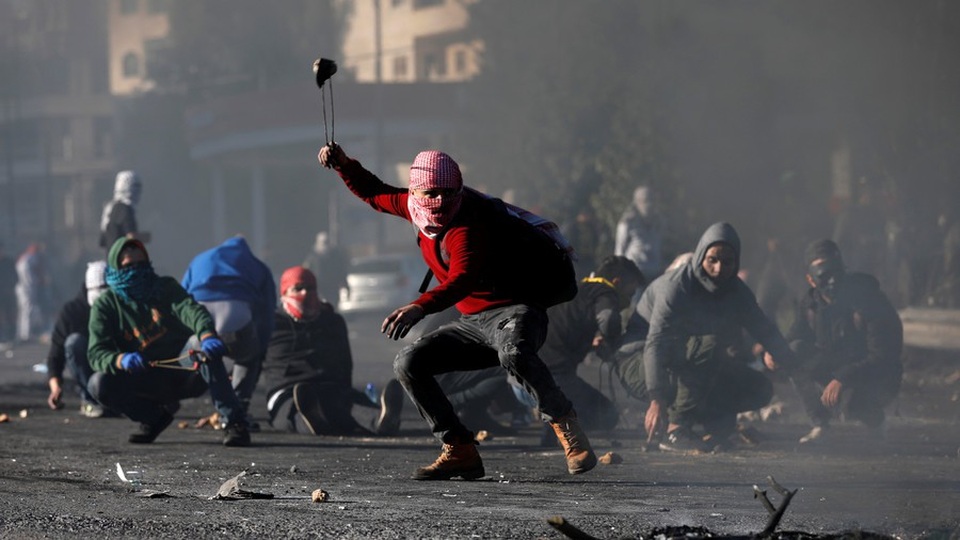 Các nước Ả rập liệu có thể tháo "ngòi nổ" Jerusalem? - 1
Các cuộc biểu tình bạo lực đã diễn ra ở nhiều nơi sau khi Mỹ công nhận Jerusalem. (Ảnh: Reuters)