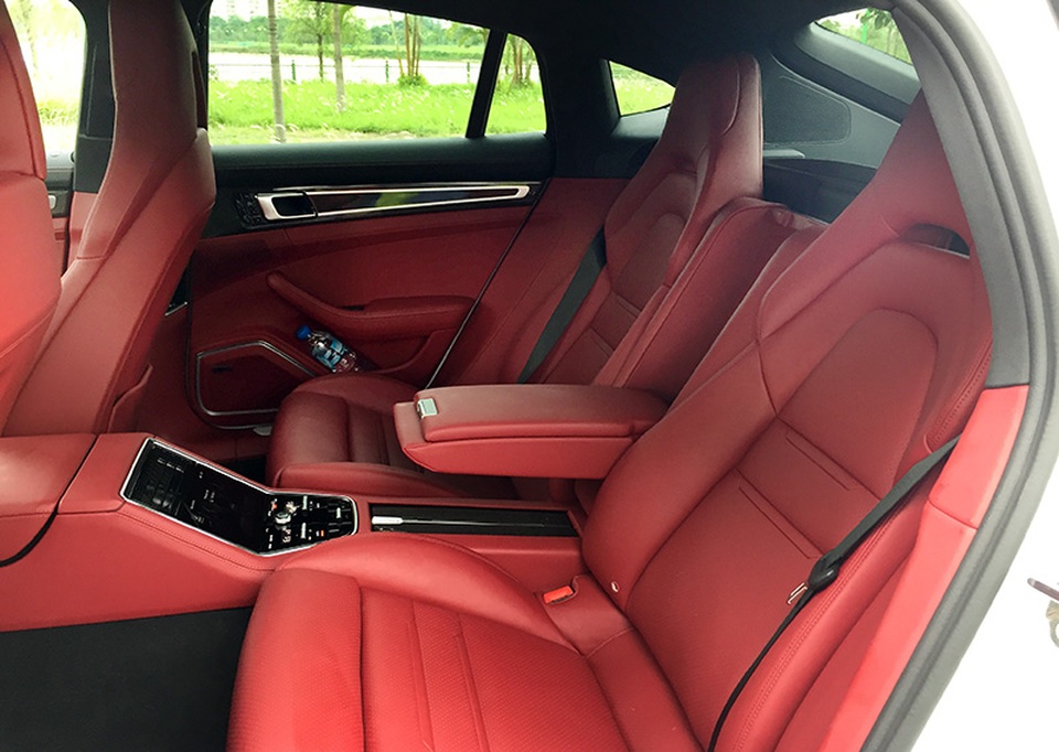 Porsche Panamera 4S - Sự thách thức ngọt ngào - 17 Porsche Panamera 4S - Sự thách thức ngọt ngào - 17