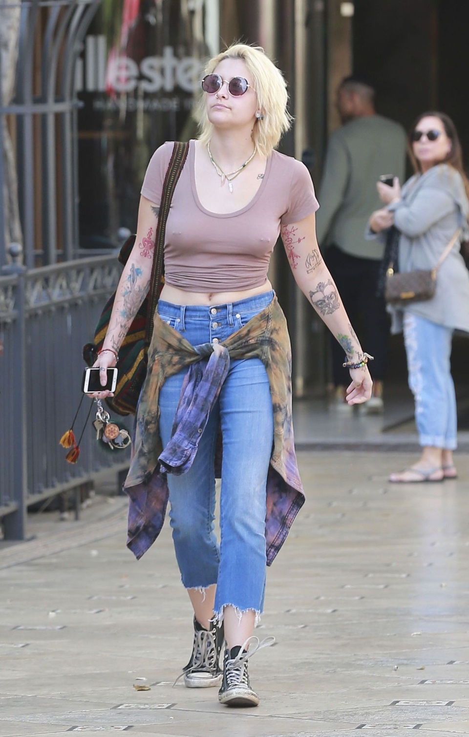 Phong cách thời trang phóng khoáng và cá tính của con gái "vua nhạc Pop" - 9