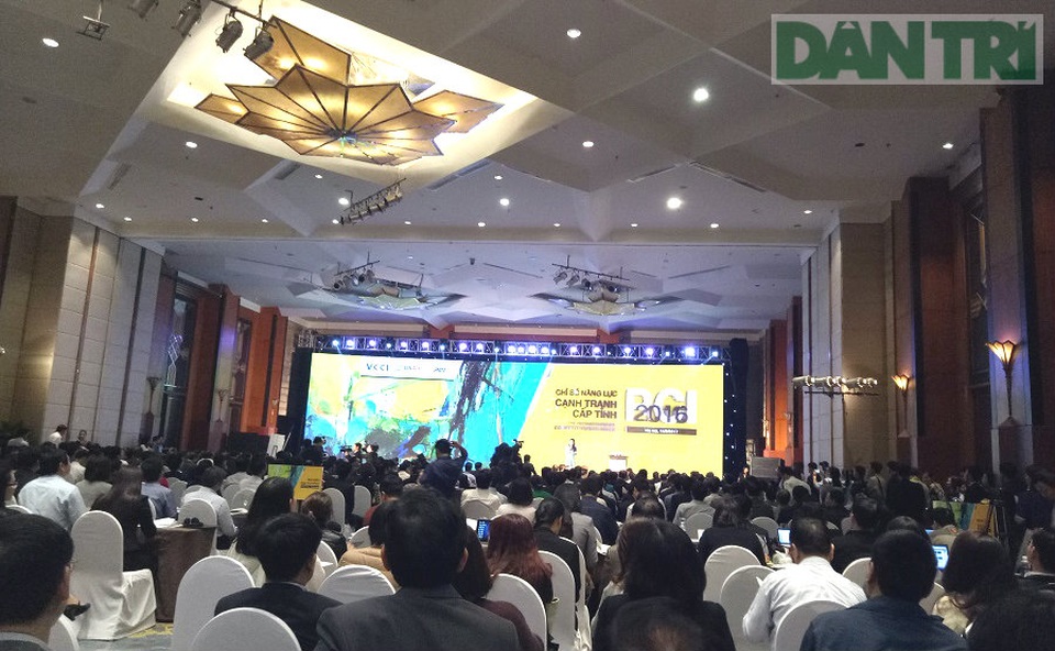 Hà Nội lần đầu được đánh giá có chất lượng điều hành "tốt" sau nhiều năm “mất hút” - 1 Toàn cảnh lễ công bố PCI năm 2016 đang diễn ra tại Hà Nội