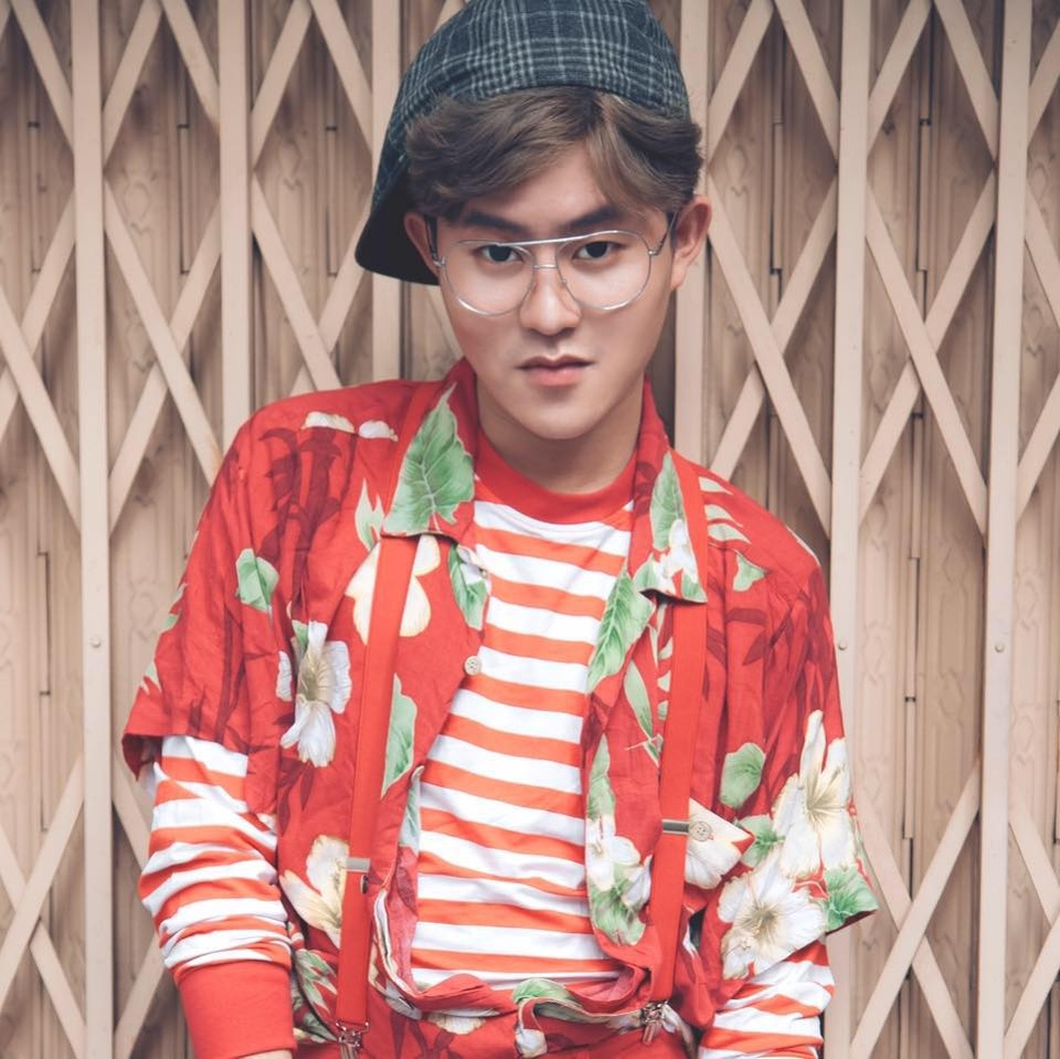 170.000 lượt xem clip được ví "tuyệt đỉnh" ca hát đường phố - 2 Phạm Chí Thành - chàng trai có giọng hát truyền cảm đang được dân mạng yêu mến