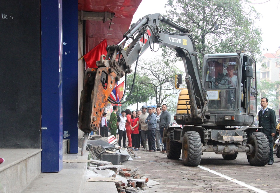 Cộng đồng mạng chia sẻ cách làm bậc tam cấp không lấn chiếm vỉa hè - 1 Cộng đồng mạng chia sẻ cách làm bậc tam cấp không lấn chiếm vỉa hè - 1