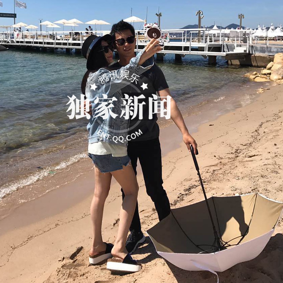 Phạm Băng Băng đẹp như nữ thần trên thảm đỏ LHP Cannes 2017 - 36
Đôi tình nhân tranh thủ chụp hình tại Pháp và khoe trên trang cá nhân. Họ công khai hò hẹn từ năm 2015 và ngày càng quấn quýt.