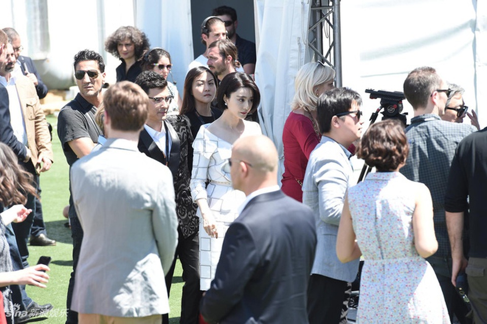 Phạm Băng Băng đẹp như nữ thần trên thảm đỏ LHP Cannes 2017 - 27 Phạm Băng Băng đẹp như nữ thần trên thảm đỏ LHP Cannes 2017 - 27