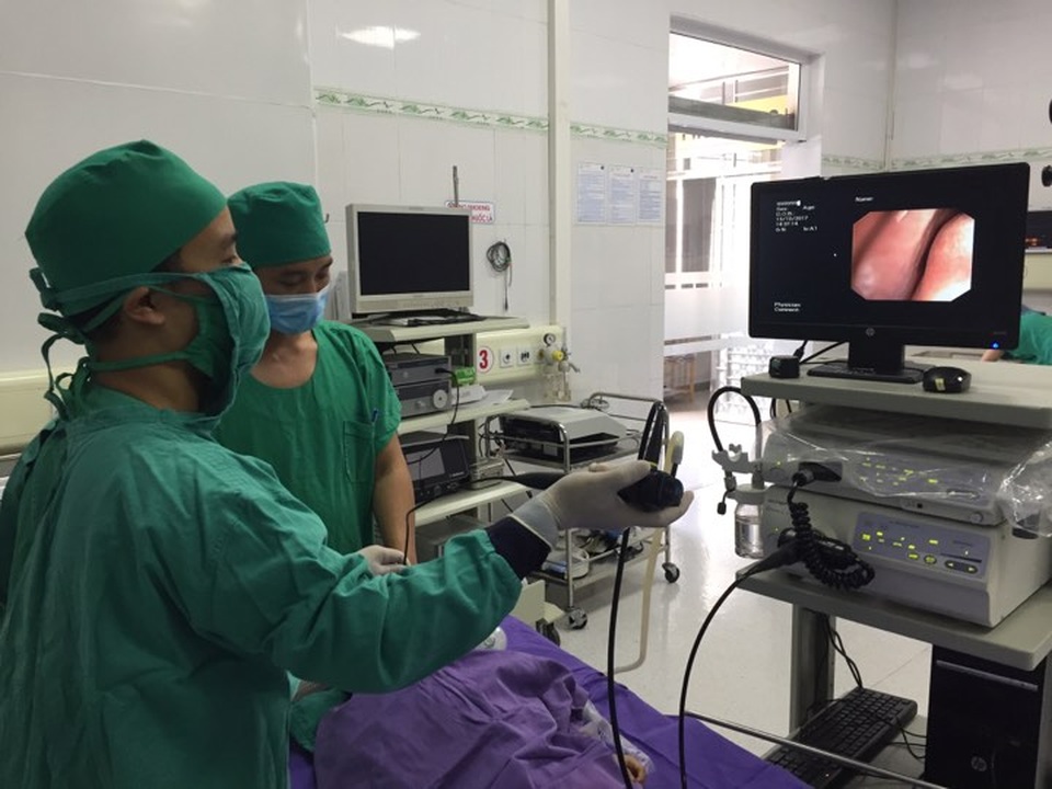 Sặc bột, bé trai 7 tháng tuổi nguy kịch vì suy hô hấp - 1 Sặc bột, bé trai 7 tháng tuổi nguy kịch vì suy hô hấp - 1