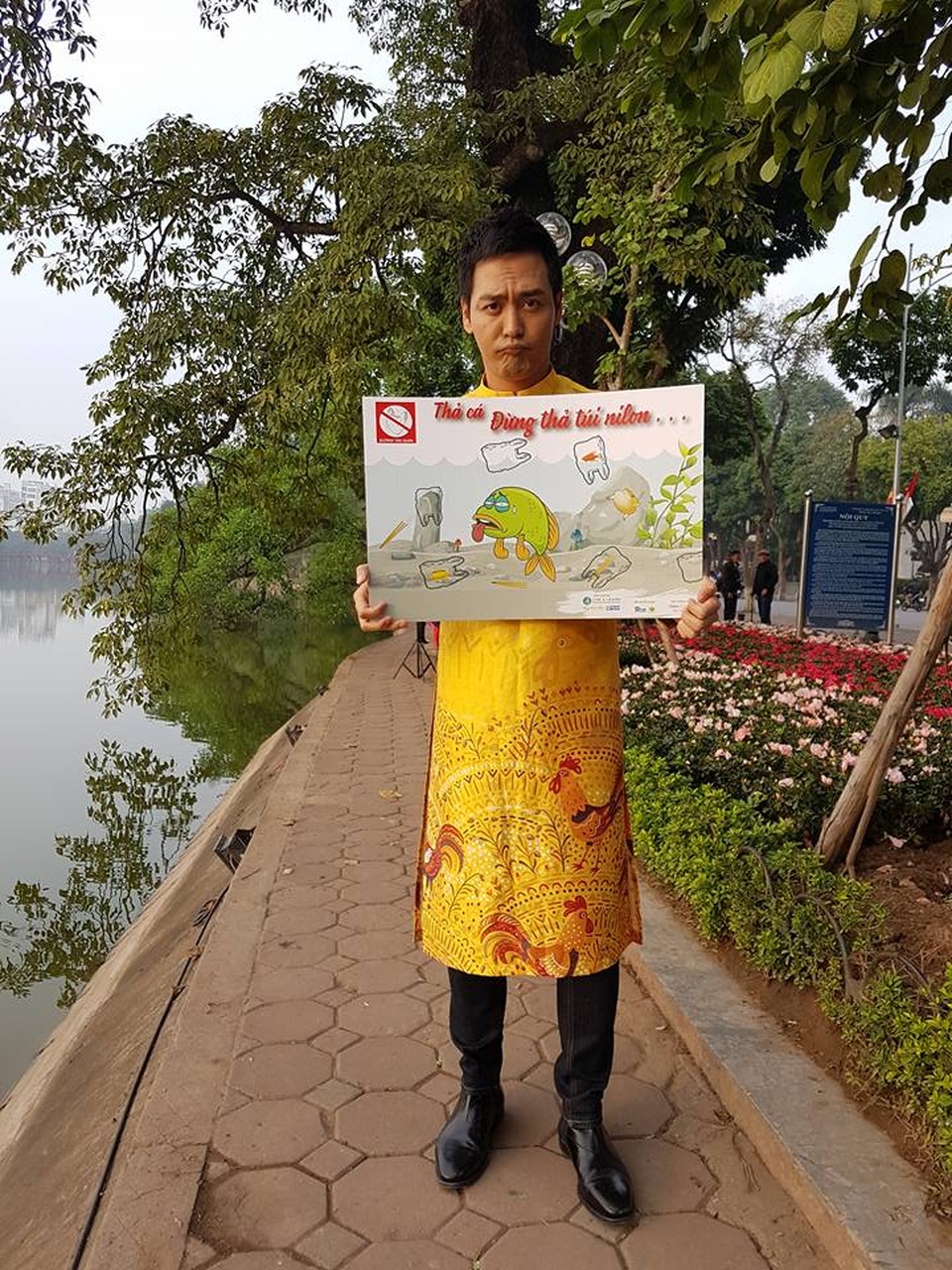 MC Phan Anh, hoa hậu Ngọc Hân kêu gọi "thả cá đừng thả túi nilon" - 4 Phan Anh cũng được nhiều người xem như một soái ca khi không chỉ thành công trong sự nghiệp mà còn làm được nhiều việc lợi ích cho cộng đồng.