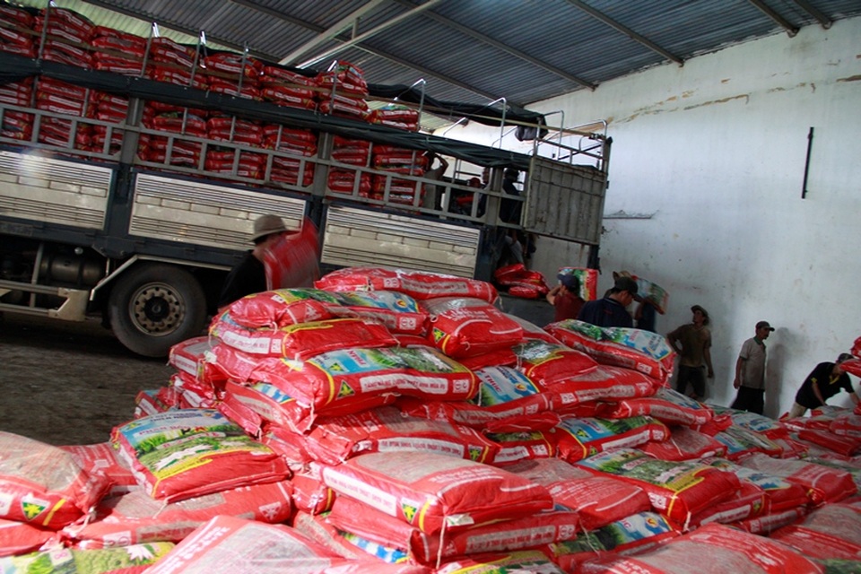 Phát hiện trên 100 tấn phân bón hết hạn sử dụng chuẩn bị đưa ra thị trường - 1
Hơn 100 tấn phân bón hết hạn được phát hiện