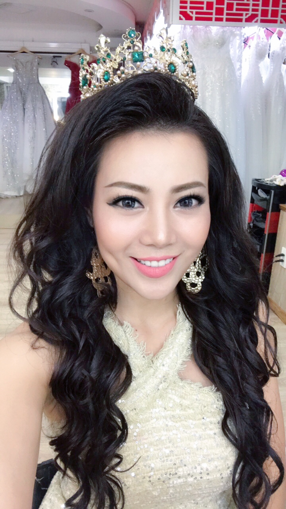 Phan Hương “Người phán xử”: “Với tôi, NSND Hoàng Dũng còn hơn cả một người bố” - 3 Trái với Phan Hương hổ báo trên phim, ngoài đời Thanh Hương là cô gái tình cảm.