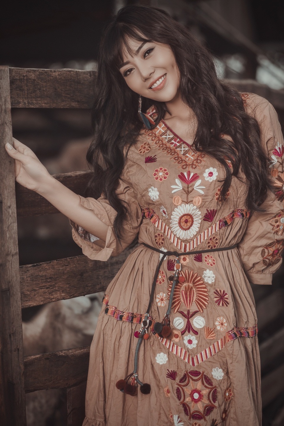 Phan Hương “Người phán xử”: “Với tôi, NSND Hoàng Dũng còn hơn cả một người bố” - 12 Phan Hương “Người phán xử”: “Với tôi, NSND Hoàng Dũng còn hơn cả một người bố” - 12