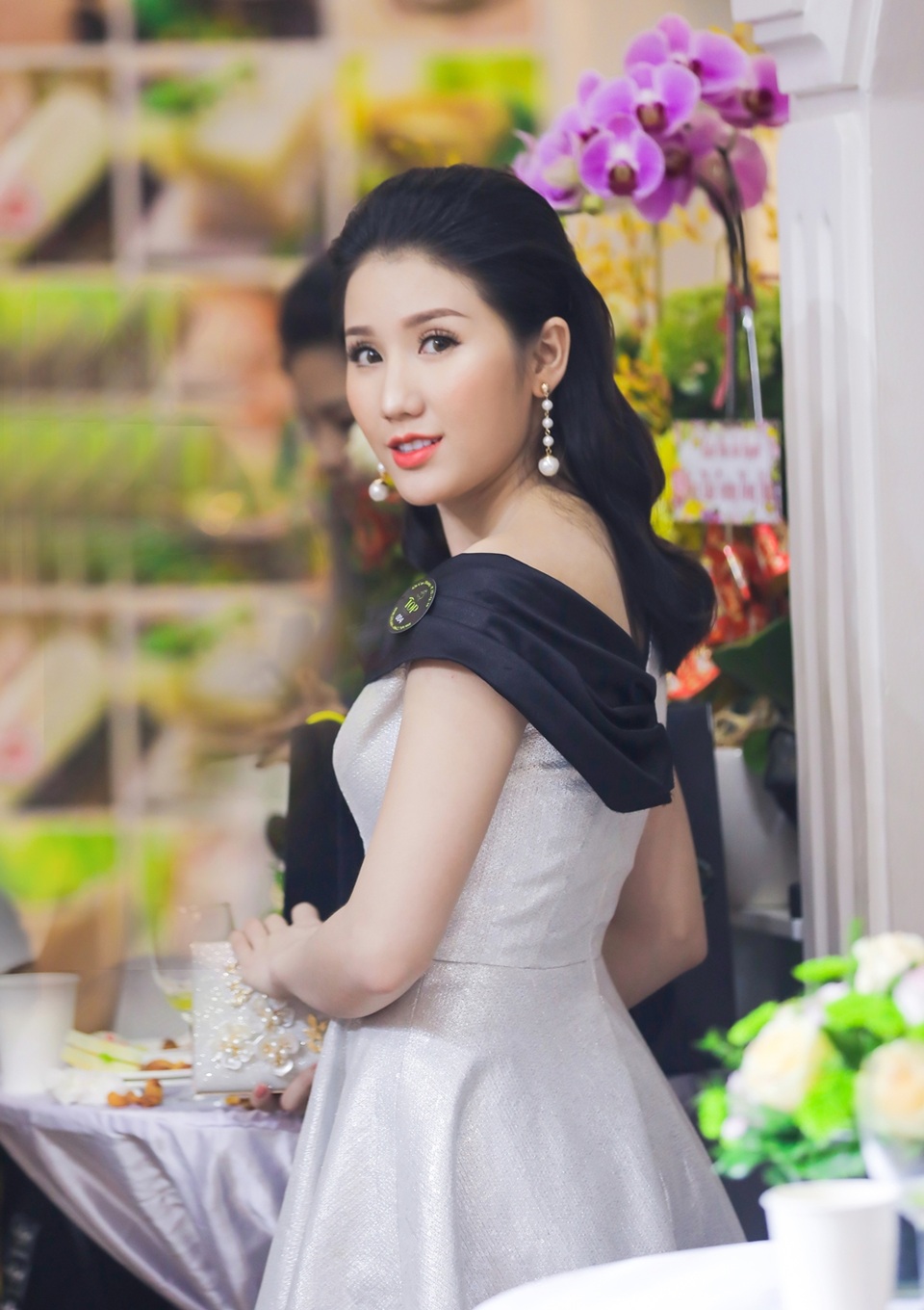 Về phần Bảo Như, sau một thời gian dài vắng bóng trong showbiz để chuyên tâm cho việc học tập và kinh doanh, người đẹp sinh năm 1993 đã trở lại một cách bất ngờ khiến người hâm mộ không khỏi chú ý.