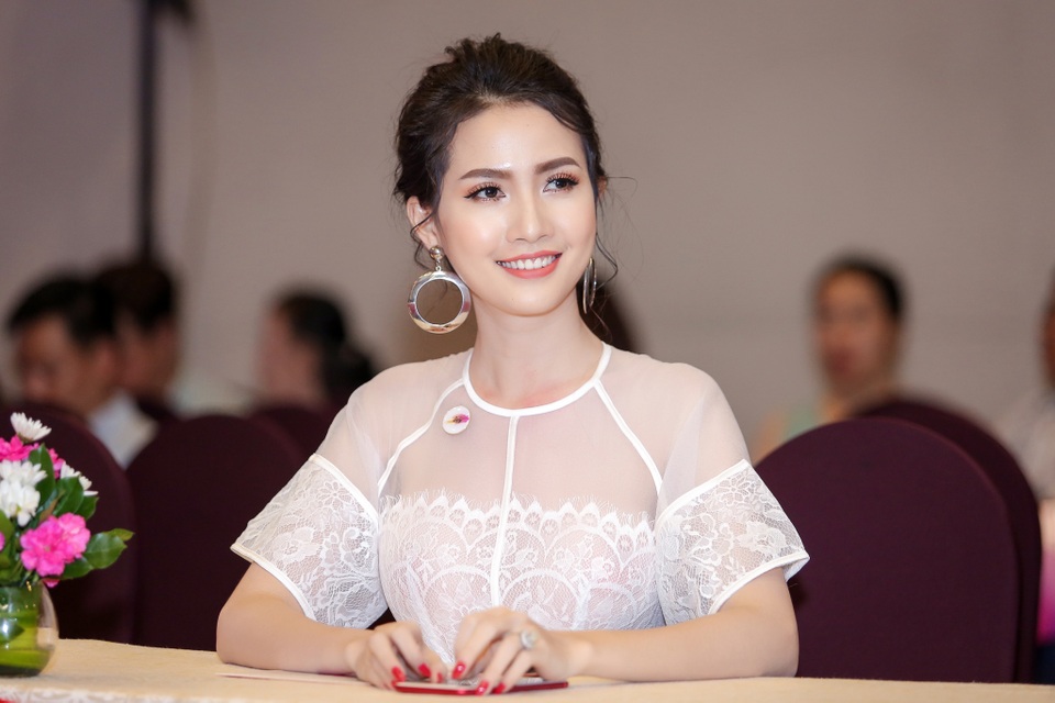 Phan Thị Mơ vướng tin đồn sắp lên xe hoa với bạn trai đại gia - 8 Phan Thị Mơ vướng tin đồn sắp lên xe hoa với bạn trai đại gia - 8