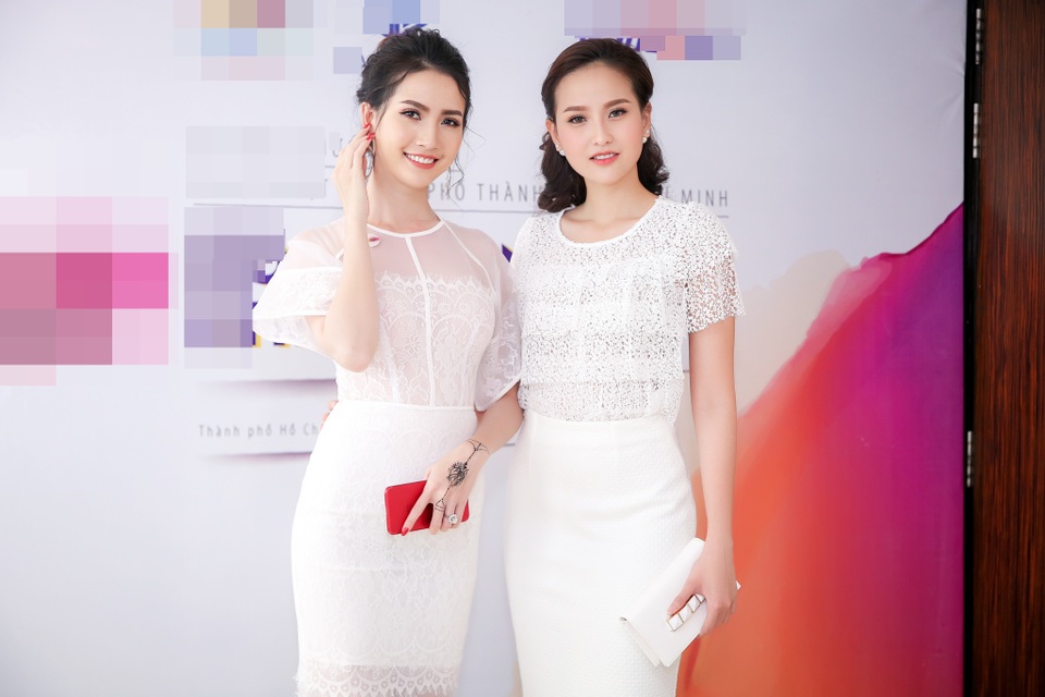 Phan Thị Mơ vướng tin đồn sắp lên xe hoa với bạn trai đại gia - 5 Trong khi đó Hoa khôi du lịch Khánh Ngân cũng vô cùng thanh lịch trong chiếc đầm trắng cùng tone.