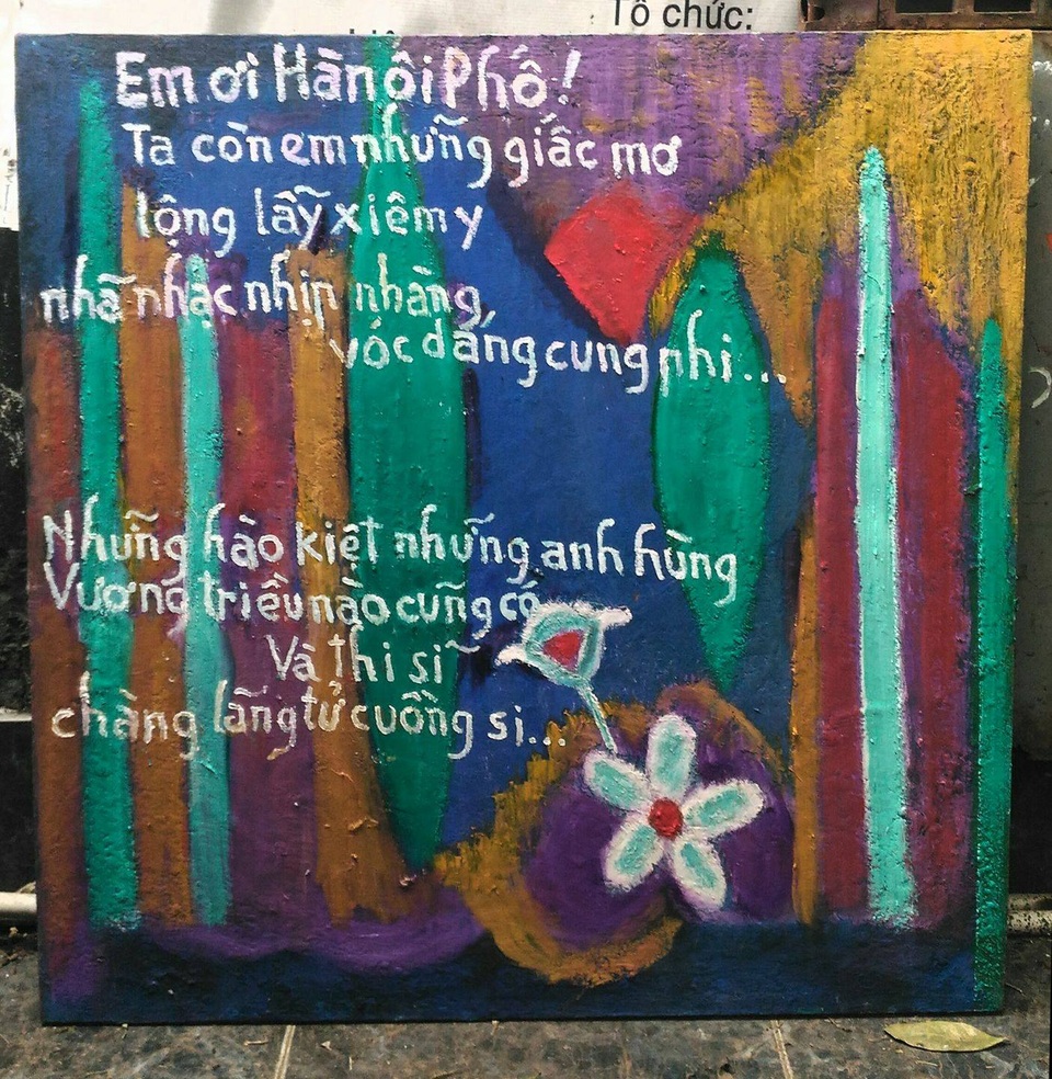 Gần nửa thế kỷ “chìm nổi” của bài thơ “Em ơi! Hà Nội phố” - 3 Trường ca “Em ơi! Hà Nội phố” (hay nói chính xác là một bài thơ trường thiên) không chỉ có 21 câu như ca khúc của Phú Quang phổ biến, mà là khúc trữ tình dài 443 câu, được chia thành 24 đoạn. Ảnh: Du Nguyên.