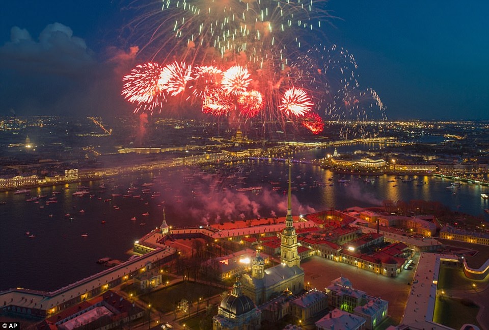 Một góc thủ đô Moscow nhìn từ trên cao vào tối 9/5 (Ảnh: AP)