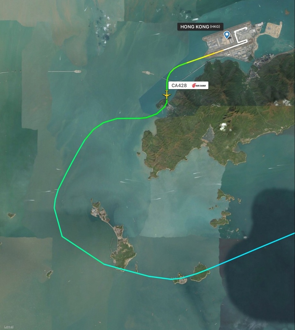 Máy bay chở khách Trung Quốc suýt đâm vào núi - 1
Phi công rẽ máy bay sớm. (Ảnh: Flightradar)