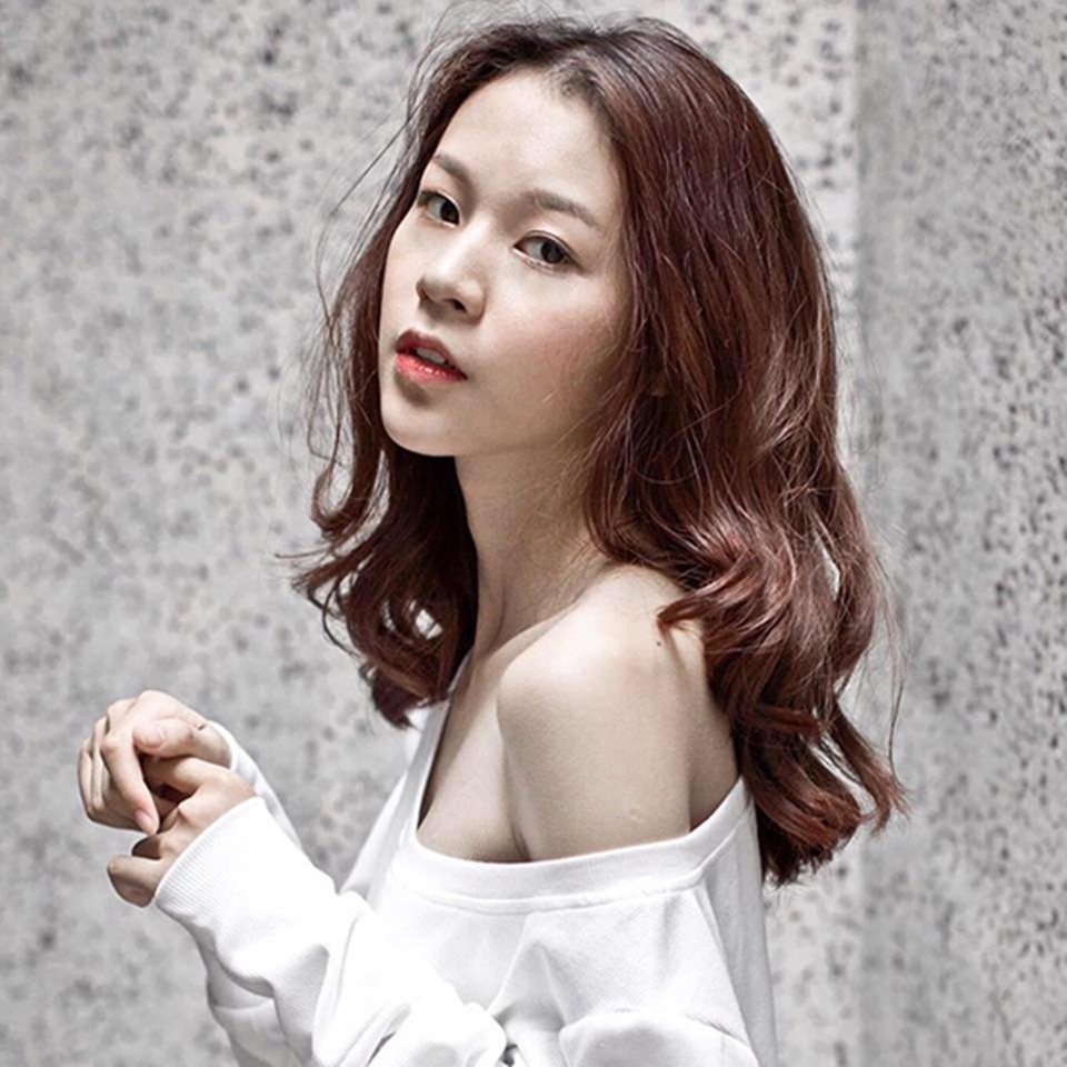 “Soi” Hoa hậu Phương Nga cùng loạt mỹ nhân Vbiz phát ngôn về “đại gia” - 12 Quán quân The Face mùa 1 Phí Phương Anh cho rằng, chân dài yêu đại gia chẳng có gì sai nếu bắt nguồn tình cảm chân thật từ hai phía nhưng bản thân cô sẽ không bao giờ chấp nhận một mối quan hệ phải đánh đổi mình.
