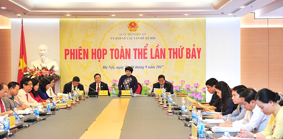 Bộ trưởng Kim Tiến giải trình việc chi quỹ bảo hiểm y tế tăng vọt - 1 Lãnh đạo UB Các vấn đề xã hội chủ trì phiên họp toàn thể lần thứ 7 của UB.