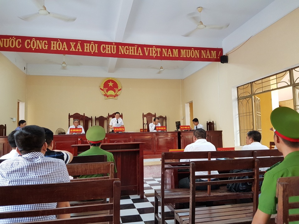 Tòa án tuyên bố kết thúc vụ tranh chấp ở Công ty Đất Quảng Chu Lai - 1
Phiên tòa xét xử vụ tranh chấp ở Công ty Đất Quảng Chu Lai trong 2 ngày 12-13/9