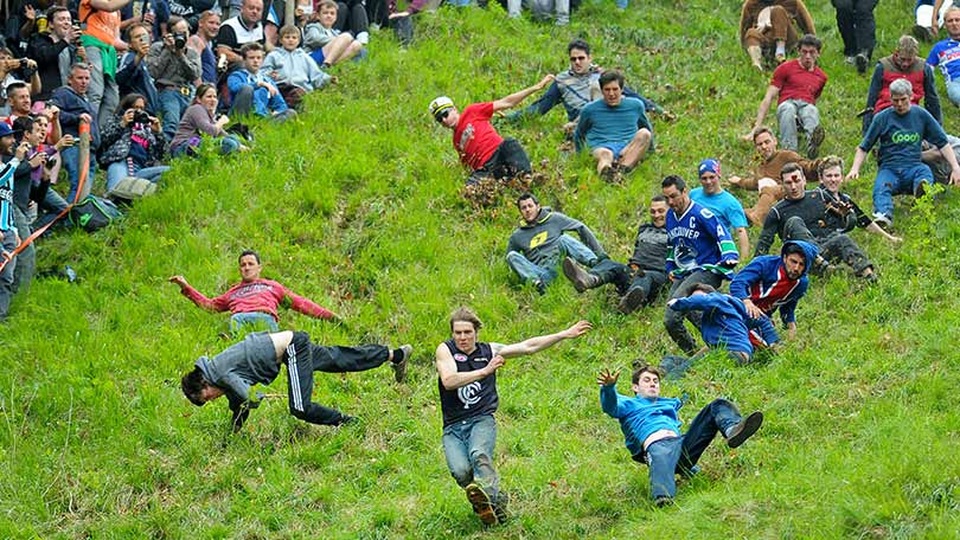 Những lễ hội "nguy hiểm chết người" nhưng vẫn hút khách đến kỳ lạ - 3 Những lễ hội "nguy hiểm chết người" nhưng vẫn hút khách đến kỳ lạ - 3