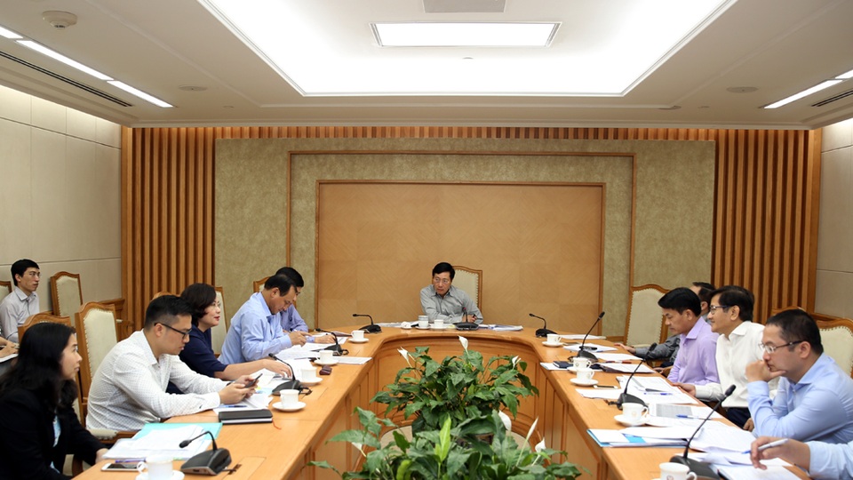 Việt Nam vay 2,1 tỷ USD nguồn vốn ưu đãi cuối cùng trong năm 2017 - 1 Phó Thủ tướng nhấn mạnh, nguồn vốn vay từ các dự án giải ngân chậm giải ngân sẽ được chuyển sang các dự án giải ngân nhanh (Ảnh: VGP)