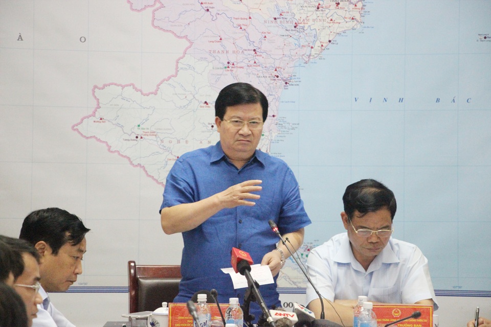 Mực nước hồ thủy điện Hòa Bình tăng cao hơn sau 2 ngày xả lũ - 3 Phó Thủ tướng Trịnh Đình Dũng yêu cầu các địa phương không chủ quan trong ứng phó với mưa lũ.