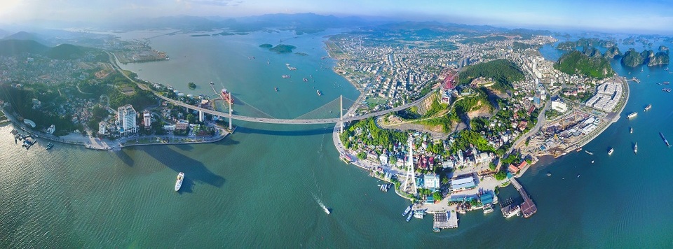 Phố biển của Nguyễn Thành Chung (Quảng Ninh)