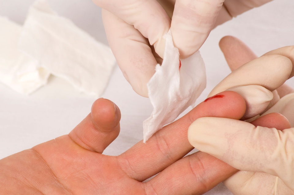 Làm gì khi có nguy cơ phơi nhiễm HIV? - 2 Làm gì khi có nguy cơ phơi nhiễm HIV? - 2