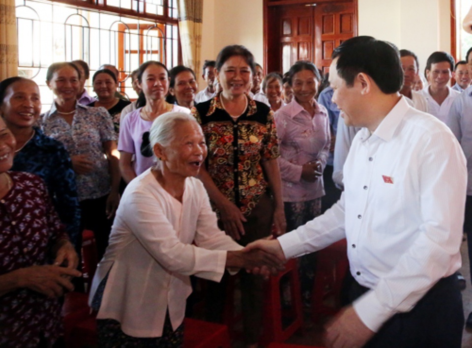 Phó Thủ tướng: Có ý kiến nghi ngờ, nhưng tăng trưởng GDP quý III cao là có căn cứ rõ ràng - 1
Phó Thủ tướng Vương Đình Huệ tiếp xúc cử tri Hà Tĩnh