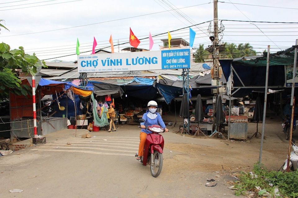 Những chủ hụi đột ngột "biến mất" ngay trước Tết Nguyên đán - 3 Nhiều tiểu thương ở chợ Vĩnh Lương (TP Nha Trang) lâm cảnh điêu đứng vì chủ hụi biến mất.
