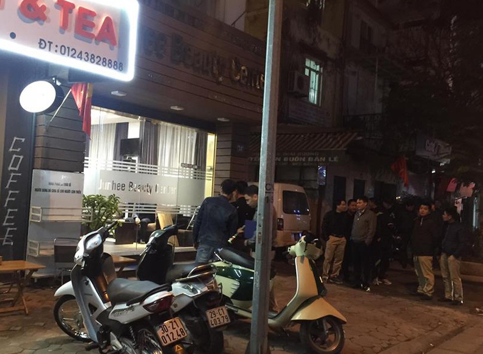 Hà Nội: Ba tiếng súng nổ liên tiếp trên phố Phan Bội Châu - 1 Hiện trường vụ việc.