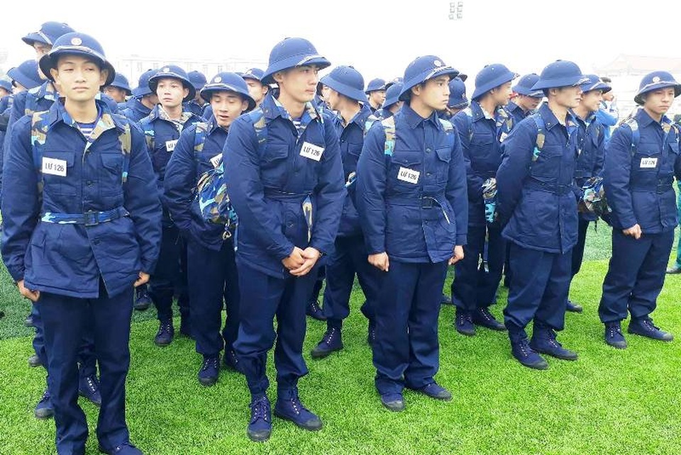 Nước mắt và nụ cười trong ngày tân binh lên đường nhập ngũ - 20 Nước mắt và nụ cười trong ngày tân binh lên đường nhập ngũ - 20