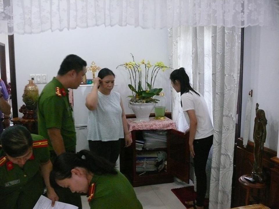 Nga “Cồn Dầu” và hành trình làm mưa làm gió bóp chẹt dân nghèo - 1 Đọc lệnh bắt Nga và các đơn thư, tài liệu liên quan