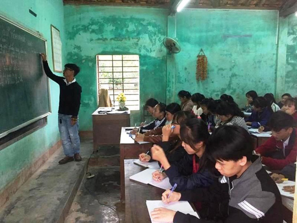 Ngời sáng tấm lòng người thầy vượt rừng “lấy” học sinh trở lại lớp - 5 Lớp học của người thầy đặc biệt Nguyễn Văn Sỹ