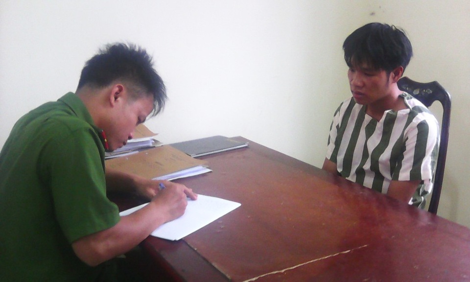 Làm rõ vụ bé gái 5 tuổi bị nghi phạm 15 tuổi là hàng xóm xâm hại - 2 Đối tượng Trương Văn Công tại cơ quan điều tra