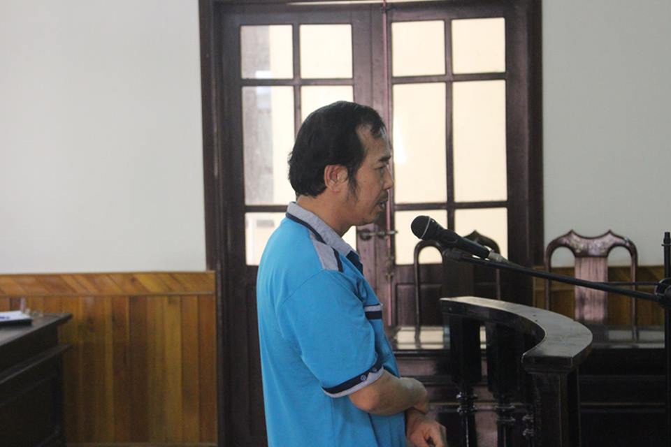 Bị cáo Đức trước vành móng ngựa