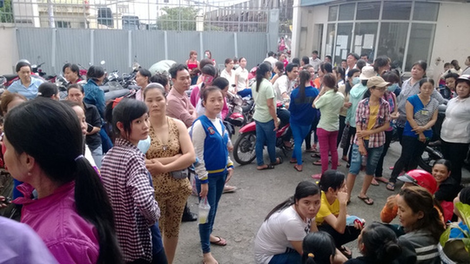 Lạm dụng lương tối thiểu - 1 Nhiều cuộc tranh chấp lao động đã xảy ra khi doanh nghiệp điều chỉnh lương không đúng quy định