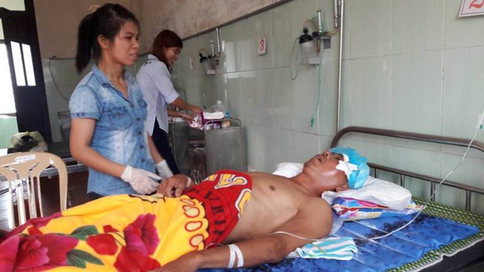 “Người chết” đột nhiên sống lại khi sắp được khâm liệm - 1
Ông B. đang tiếp tục được chăm sóc, theo dõi tại Bệnh viện ĐK huyện Nghi Xuân