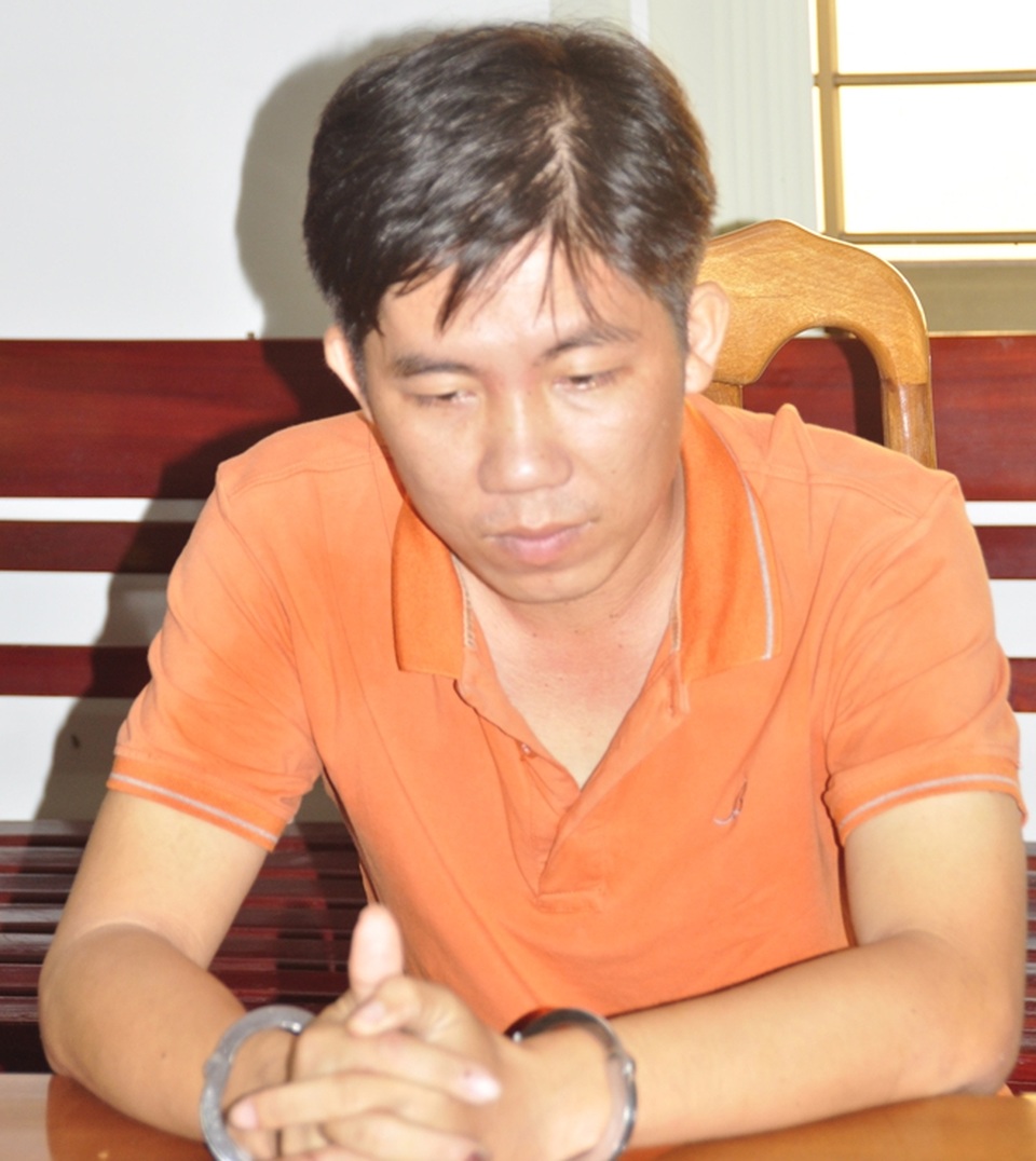 Sát thủ giết người, ném xác xuống sông phi tang... đã sa lưới - 1 Đối tượng Phong, kẻ sát hại chị Điệp, cướp tài sản rồi ném xác xuống sông phi tang.