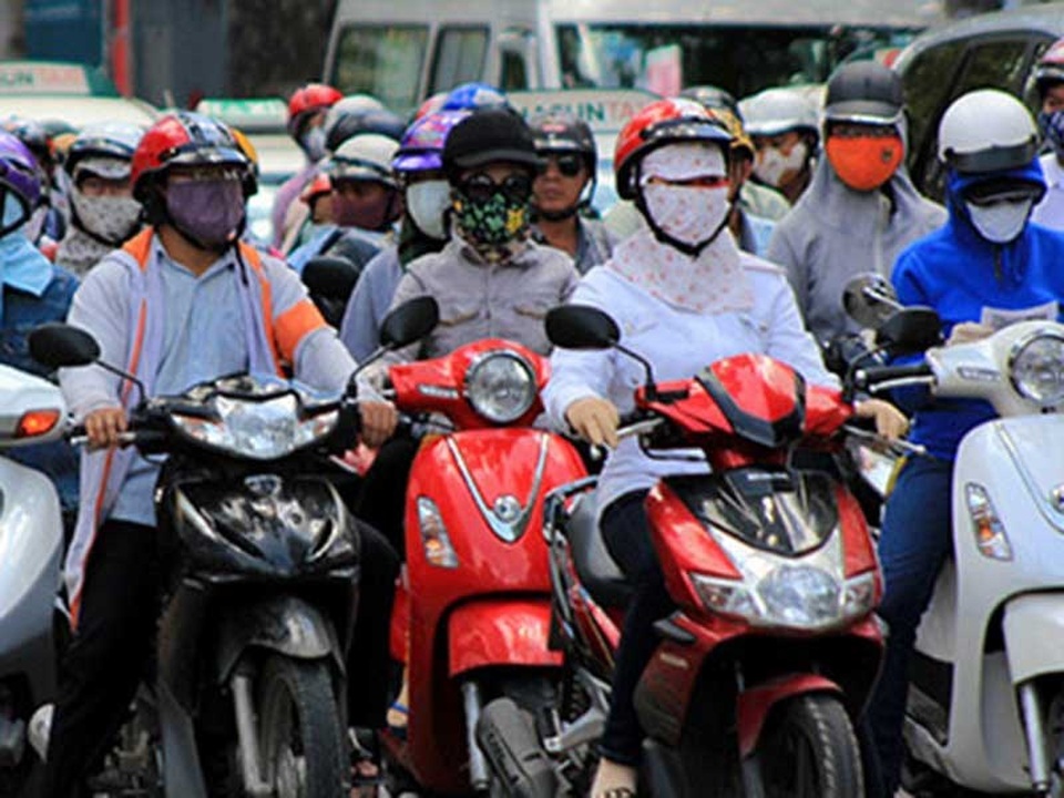Những bệnh thành thị - 1
Người dân cứ ra đường là phải bịt mặt kín mít.