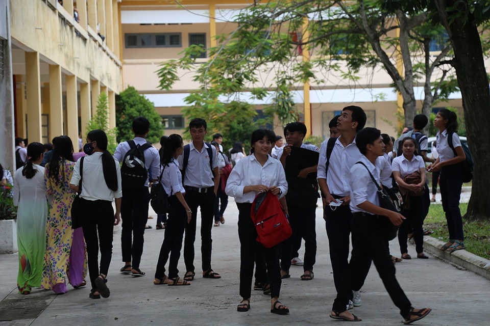 Thí sinh tại tỉnh Tây Ninh trong buổi thi sáng nay (ảnh Thái Sơn)