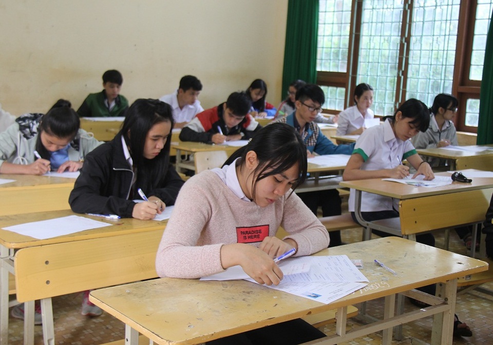 Thí sinh than đề Hóa và Lý khó, đề Sinh quá dài - 15 Thí sinh chuẩn bị làm bài thi Vật lý trong tổ hợp thi Khoa học tự nhiên
