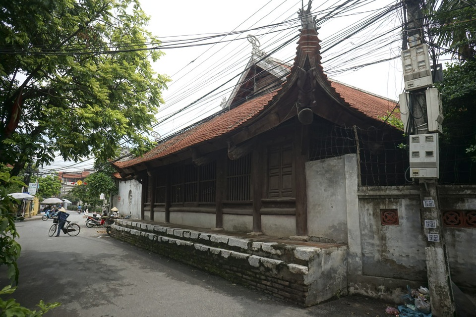 Báu vật giếng Chăm cổ xứ Đoài - 2
Đình làng Đại Phùng nhìn bên ngoài cũng giống như các ngồi đình ở các làng quê Bắc Bộ. Gần như chỉ có người dân địa phương mới biết tới sự tồn tại của giếng cổ bên trong.