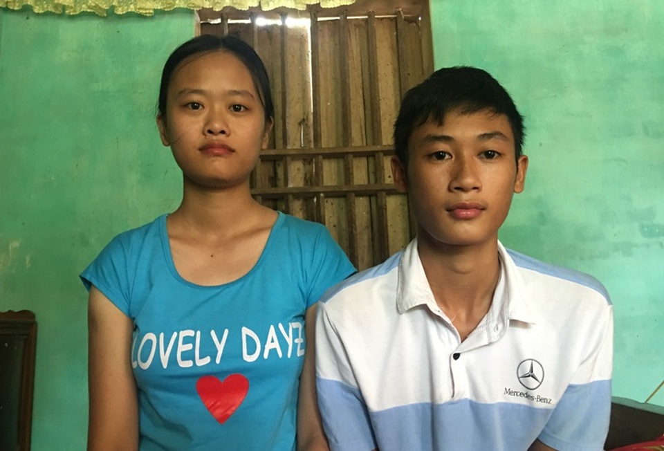 Nữ sinh mồ côi đạt 29,3 điểm khối A tranh thủ làm thêm kiếm tiền nhập học - 3 Hai chị em Hồng luôn cố gắng, nỗ lực vươn lên trong học tập