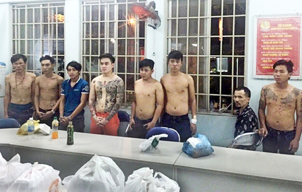 Nhóm bảo kê "thu" của người chuyển giới bán dâm 200.000đ/ngày - 1 Băng nhóm Phạm Xuân Lộc lúc bị bắt